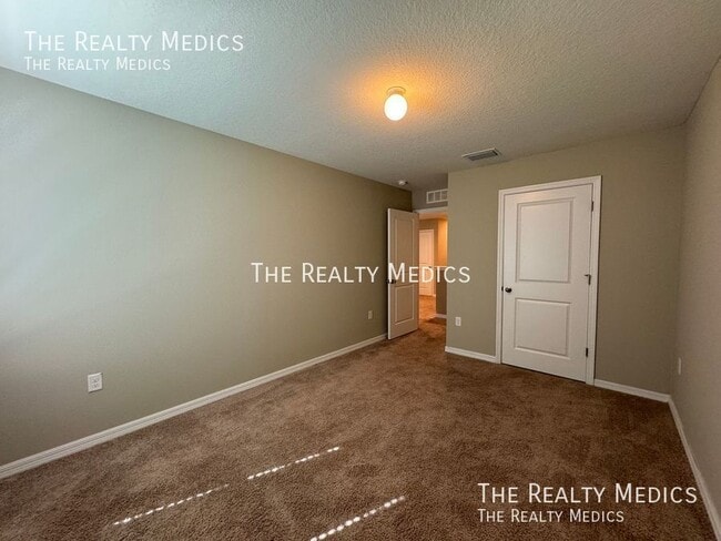 Building Photo - 2327 Ashberry Ridge Dr