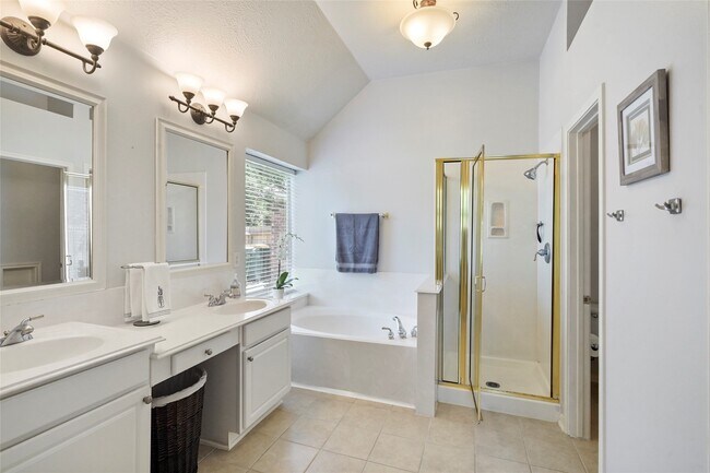 Building Photo - 158 N Whistlers Bend Cir