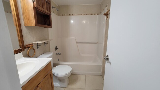 Building Photo - 3712 N University Dr