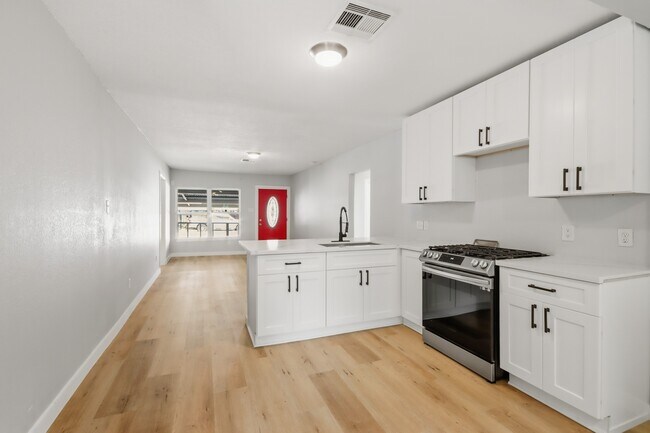 Building Photo - 10430 Wiggins St