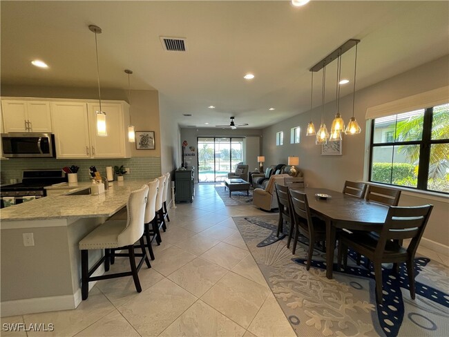 Building Photo - 7627 Jacaranda Ln