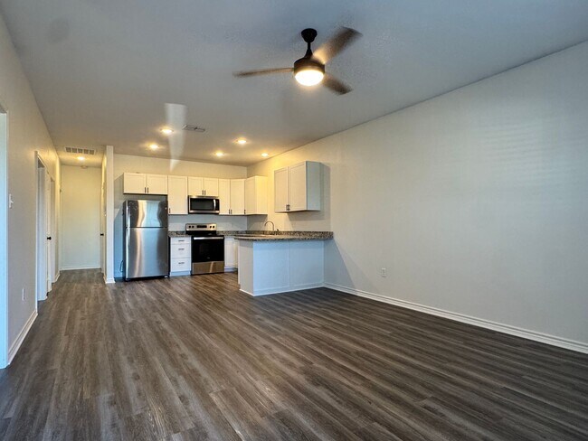 Building Photo - 13209 County Rd 499