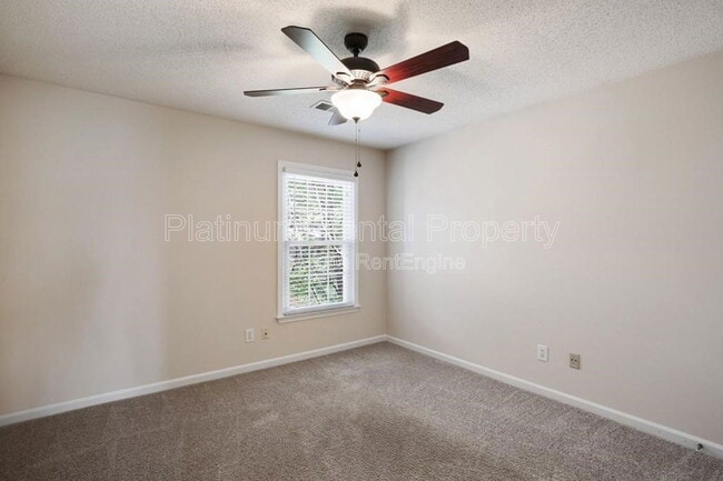 Building Photo - 335 Aolian Ct