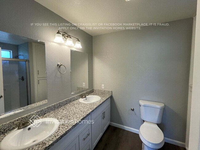 Building Photo - 850 Thetford Pl