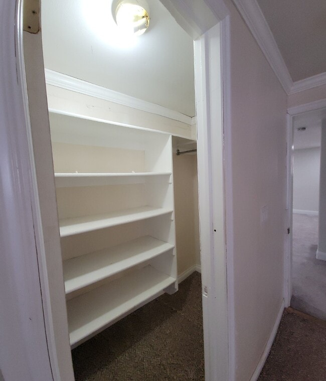 Building Photo - 1 Bedroom Apartment in Hildale, Don't miss out on this charming rental property! -Move In ready