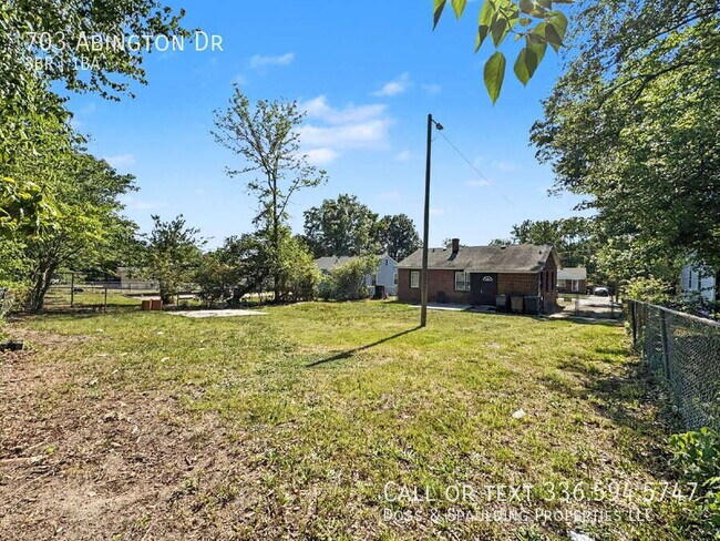Building Photo - 703 Abington Dr