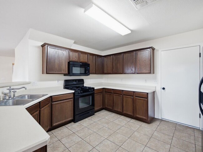 Building Photo - 6790 S Parliament Dr