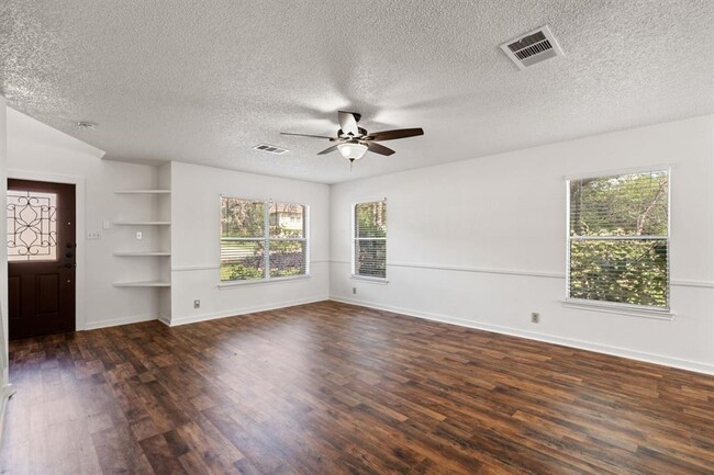 Building Photo - 1402 Comfort St