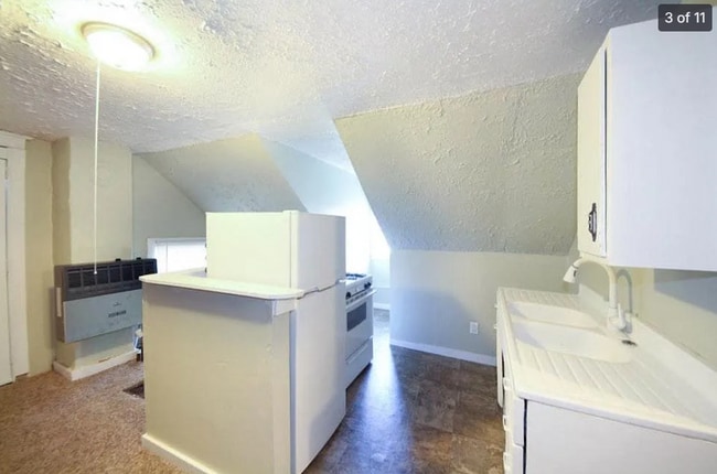 Building Photo - 2728 W Madison St