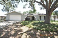 Building Photo - 4008 Briarlake Dr