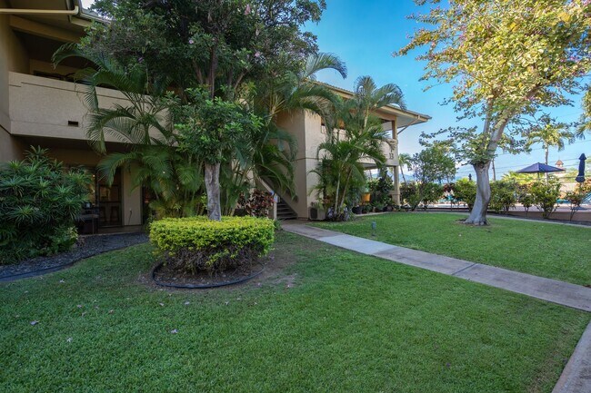 Building Photo - Fully Furnished 2 Bed/1.5 Bath, Maui Gardens Condo with Resort Amenities and Steps to the Beach!