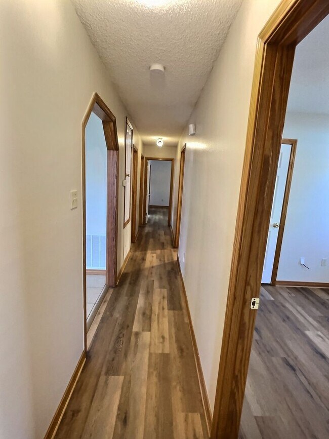 Building Photo - Spacious 4-Bedroom Home in Ocean Springs S...