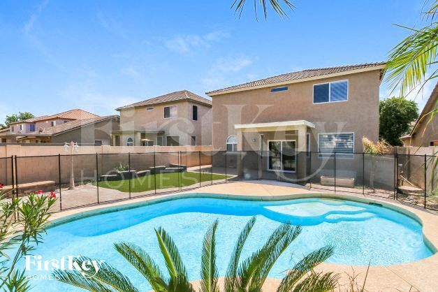 Building Photo - 4742 E Meadow Creek Way