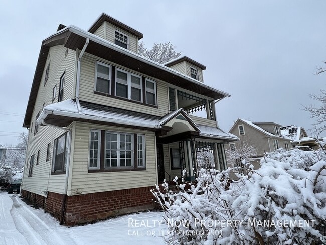 Building Photo - 3290 Desota Ave