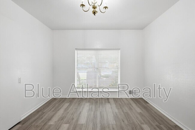 Building Photo - 7747 Dentcrest Dr
