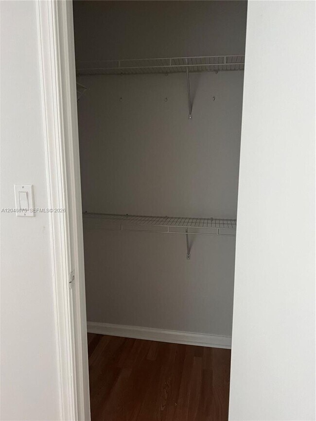 Building Photo - 1365 Crystal Way