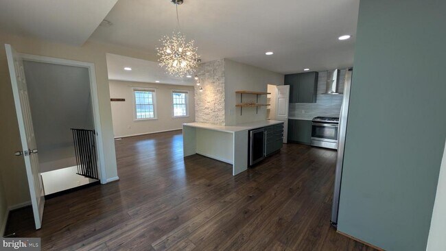 Building Photo - 5813 Shana Pl