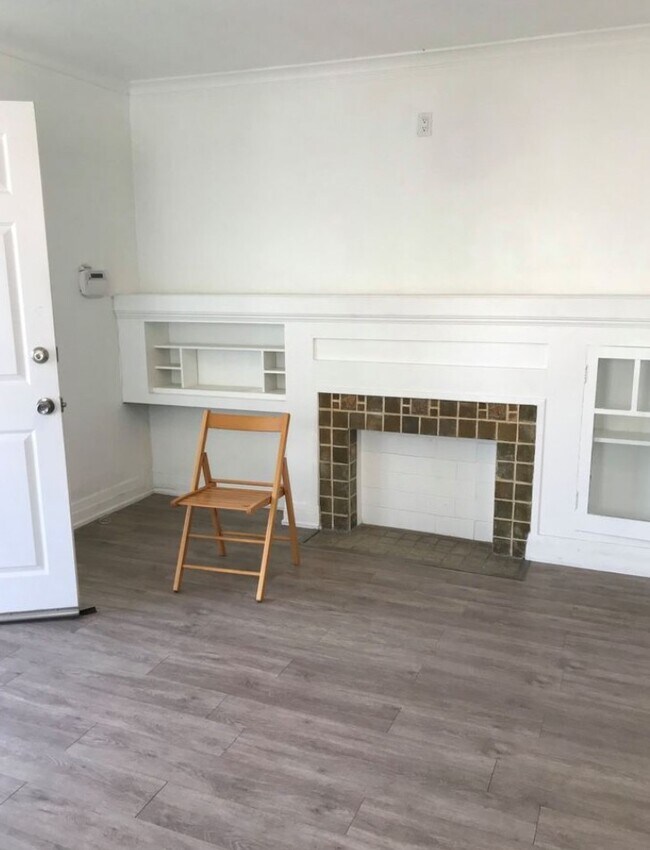 Original Fireplace Detail - 3957 Van Ness S Ave