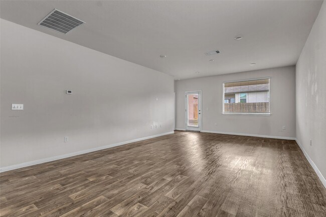 Building Photo - 228 Sunniberg Lp