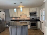 Building Photo - 21 Skidmore Ct