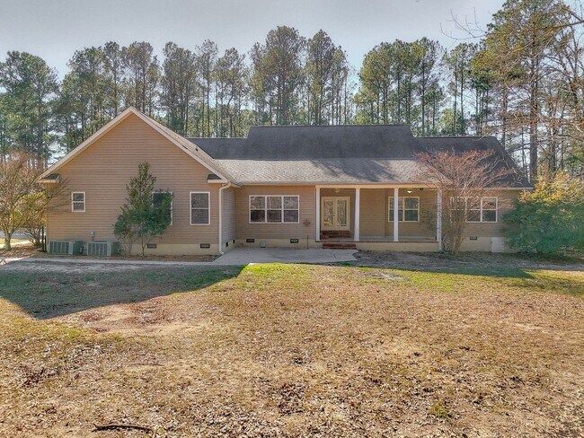 Building Photo - Large House on 3.5 Acres in Harlem