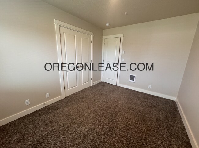 Building Photo - 1100 Q St