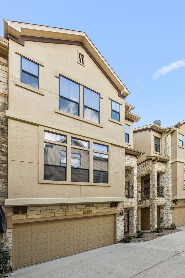 Building Photo - 5213 Eigel St