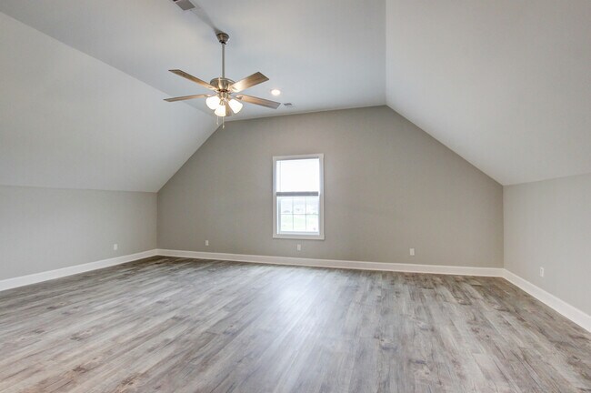 Building Photo - 127 Riverbend Dr