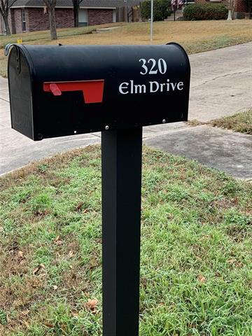 Building Photo - 320 Elm Dr