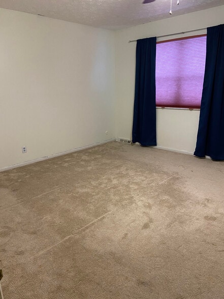 Master - 1324 Aarons Way