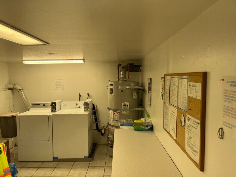 Building Photo - 2279 Cuadra Ct