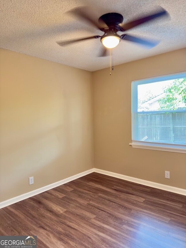 Building Photo - 114 Dogwood Cir