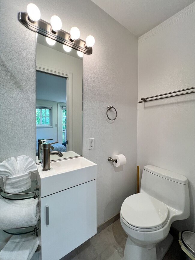 Building Photo - 3138 Browns Valley Rd