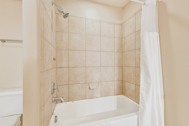 Building Photo - 8902 Lilac Springs