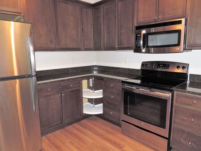 Building Photo - $1,635| 2 Bedroom, 2 Bathroom 1st Floor Condo | Pet Friendly* | Available for August 1st, 2026 Mo...