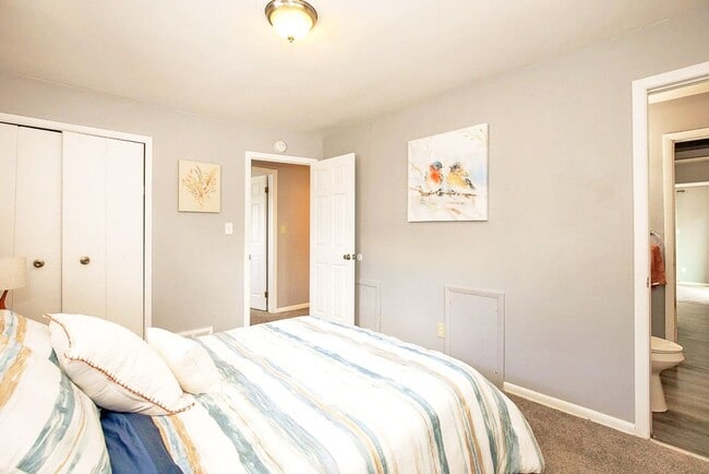 Building Photo - FULLY FURNISHED ACED 3 BED 1.5 BATH SINGLE...