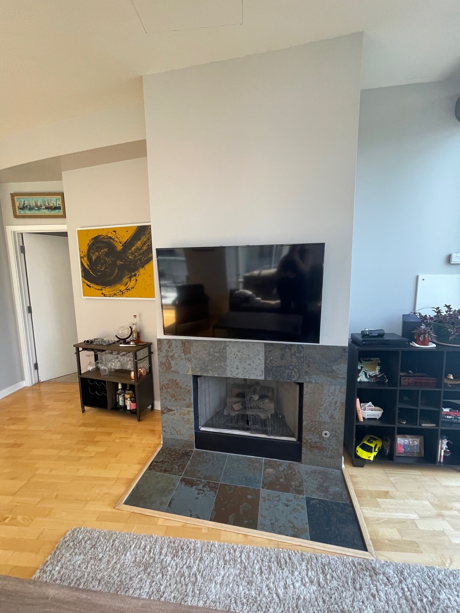 Fireplace - 720 N Larrabee St Unit 1707