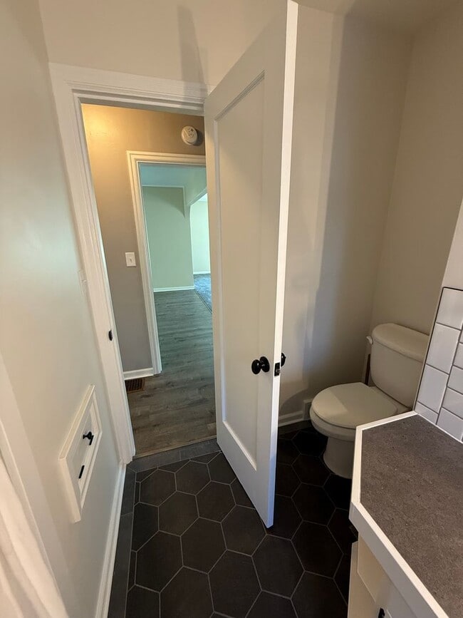 Building Photo - Newly Remodeled 3 Bed/2 Bath in North Bend