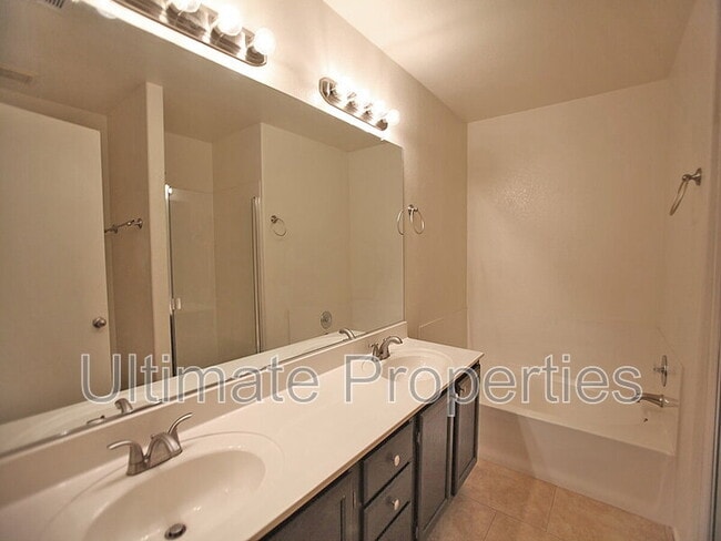 Building Photo - 15212 N 90th Ave