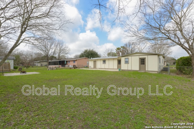 Building Photo - 202 Ivy Ln