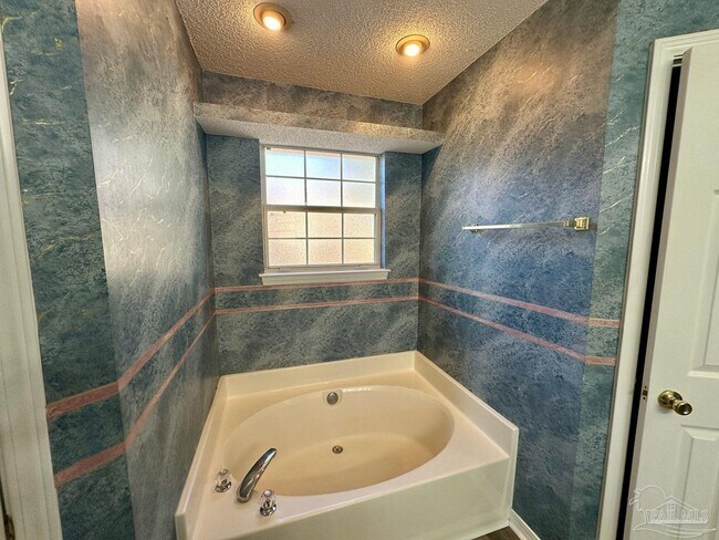 Building Photo - 3621 Pebble Ln