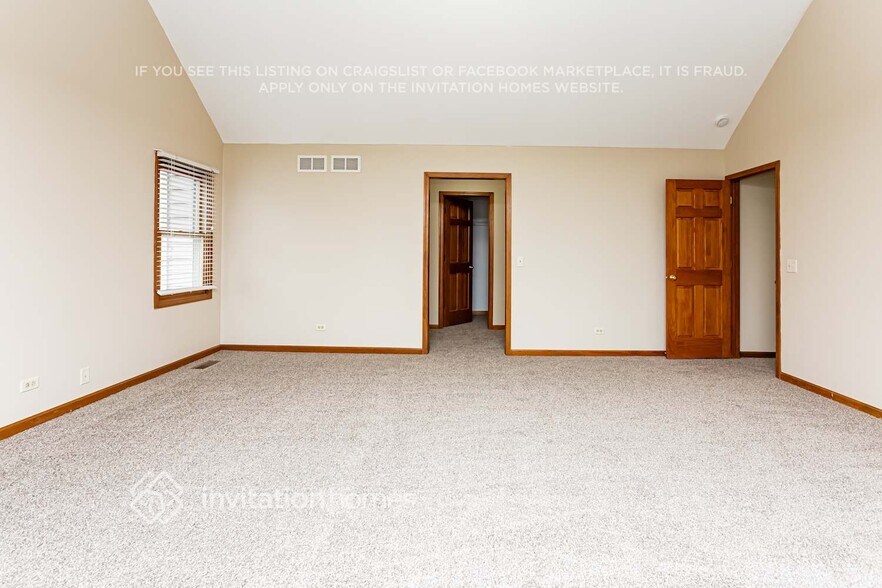 Building Photo - 1870 Ridgemont Ct