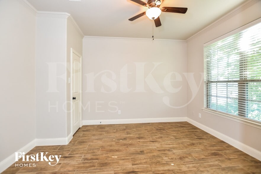 Building Photo - 293 Arbury Dr