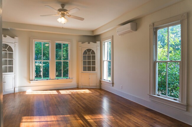 Building Photo - Stunning Historic Renovation in Montford