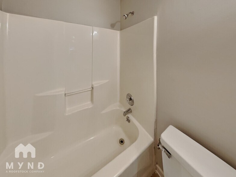 Building Photo - 540 Washington Dr