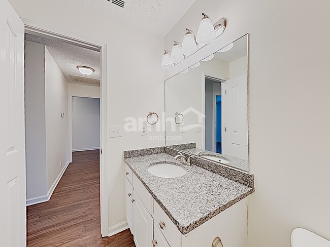 Building Photo - 2935 Weybridge Drive