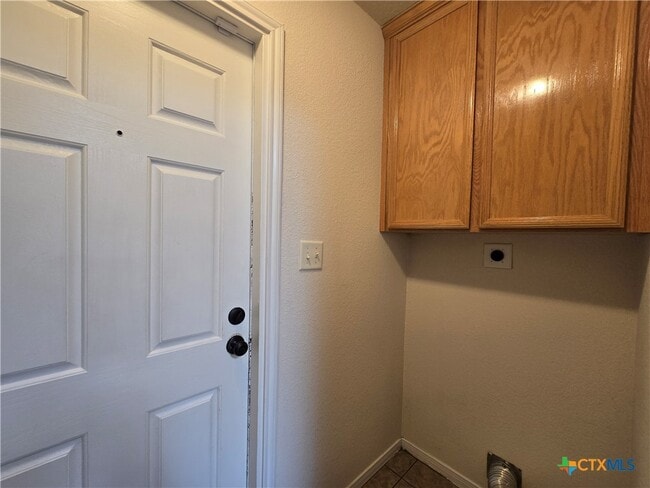 Building Photo - 5705 Mandalay Dr