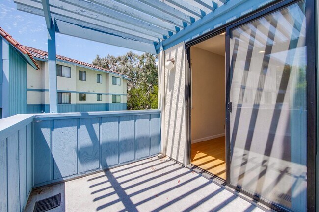Building Photo - Condo Near Cupertino High | Updated Kitche...