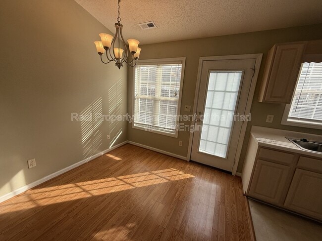 Building Photo - 5810 Battery Dr