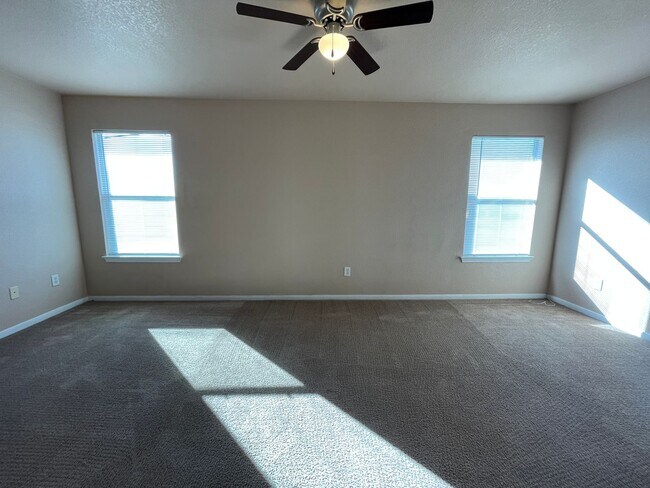 Building Photo - 614 Bermuda St